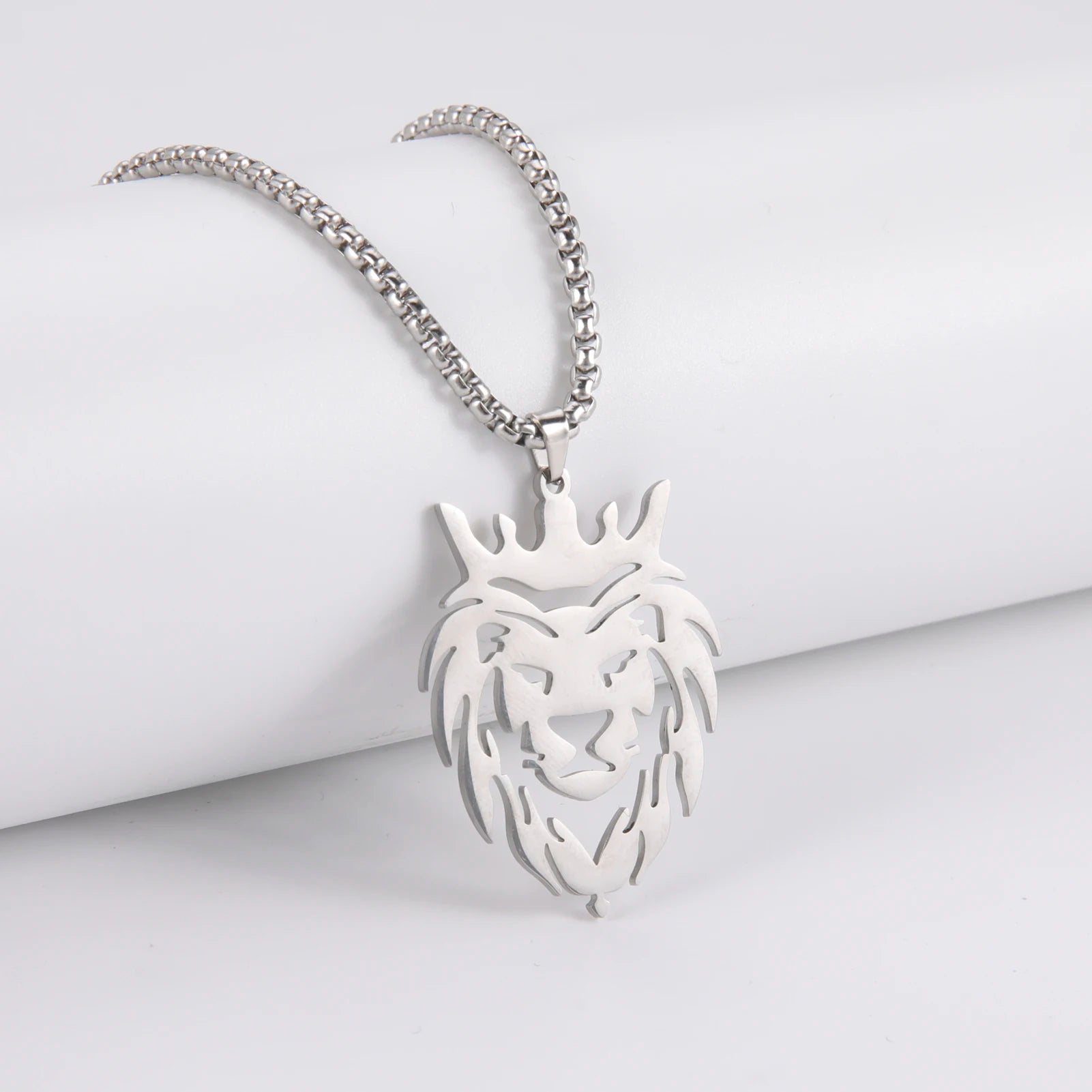 Colar de aço inox Lion